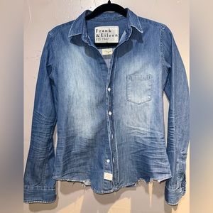 Frank & Eileen Shirt Women XS Blue Chambray Denim Barry Famous Distressed Top